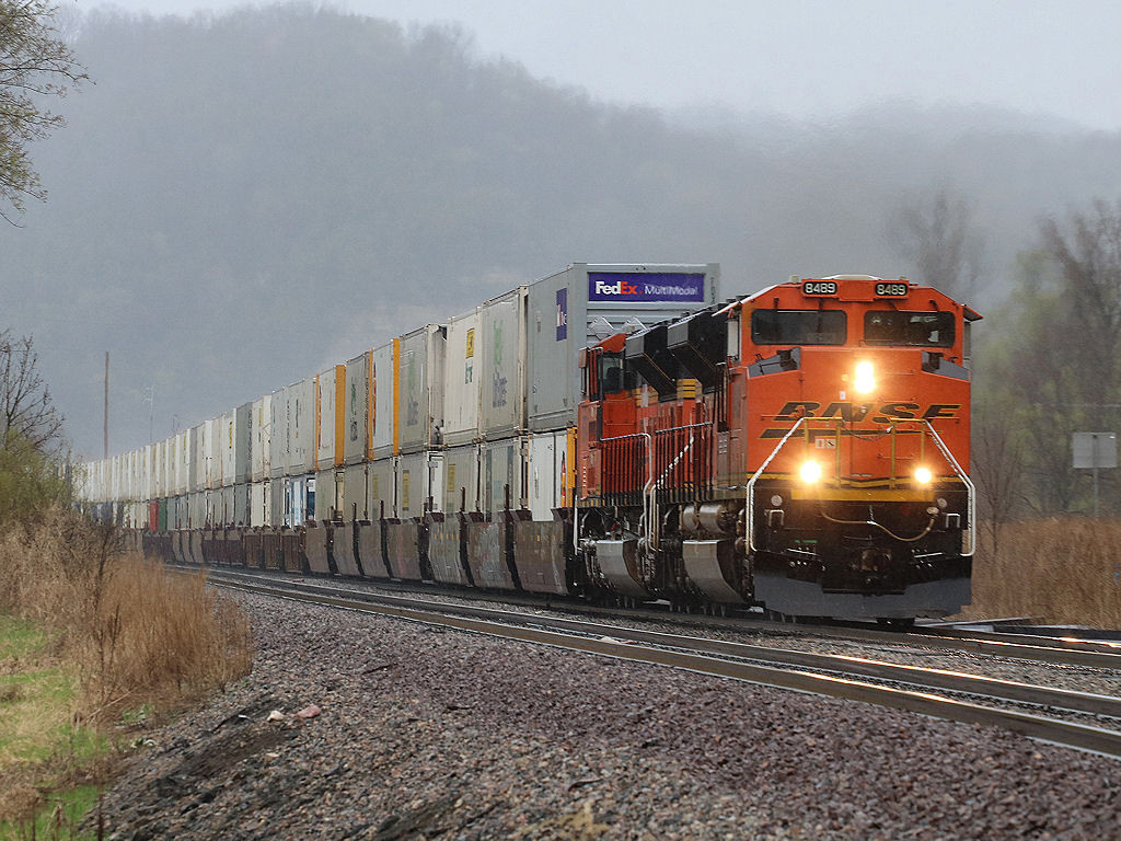 BNSF 8489